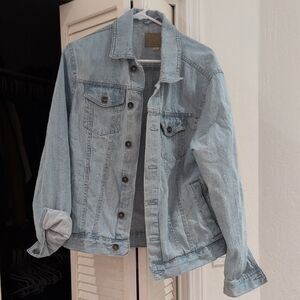 Light Wash Denim Jean Jacket - Women’s Casual Jacket